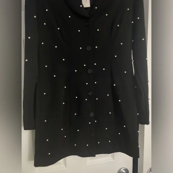 FRANCESCA’S Pearl Mini Dress - Picture 4 of 12